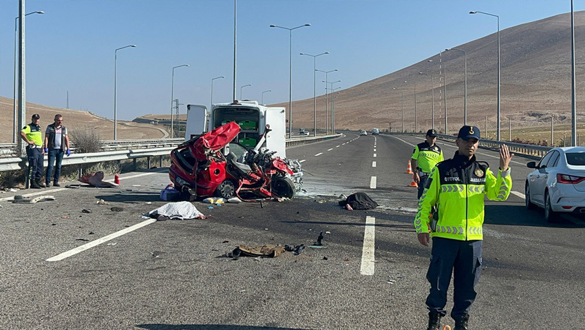 Niğde'de katliam gibi kaza: Ölü ve yaralılar var - Resim : 2