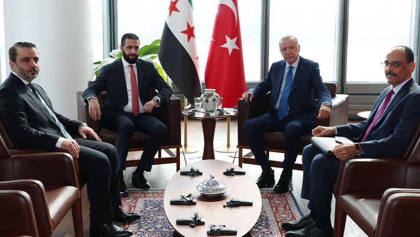 Cumhurbaşkanı Erdoğan'dan diplomasi trafiği: Suriye Cumhurbaşkanı Şara ile görüştü - Resim : 1