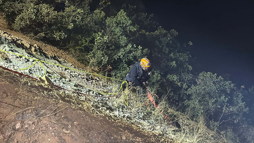 Katliam gibi kaza! Otomobil uçuruma yuvarlandı… Çok sayıda ölü var - Resim : 1