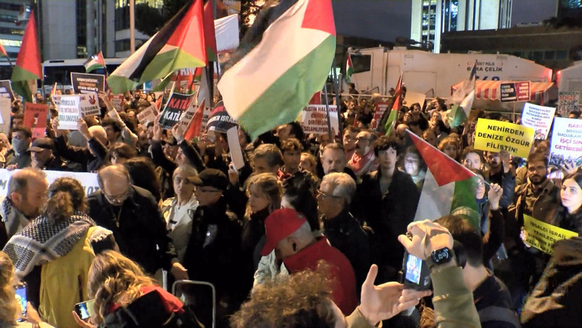 İstanbul'da Sumud Filosu'na destek! İsrail Başkonsolosluğu önünde protesto yapıldı - Resim : 3