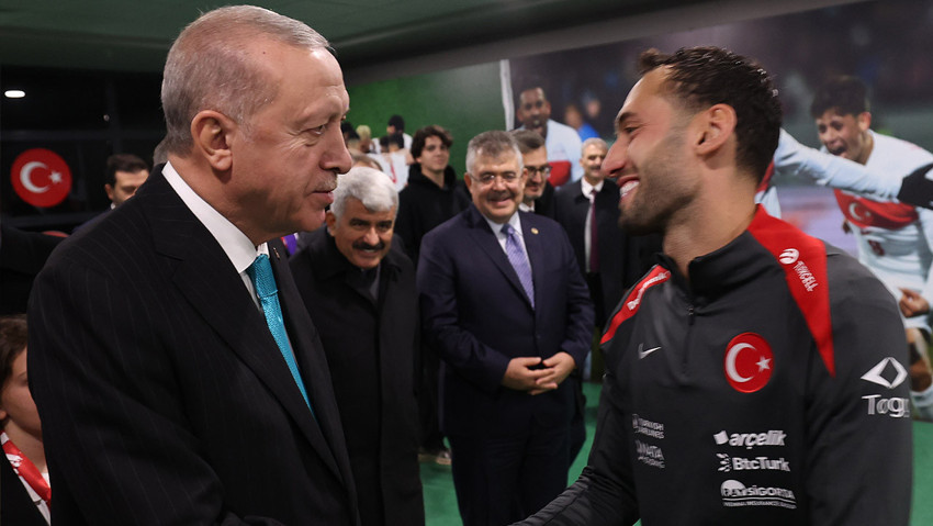 Cumhurbaşkanı Erdoğan Milli Takımı yalnız bırakmadı! Maç sonu soyunma odasına indi - Resim : 2