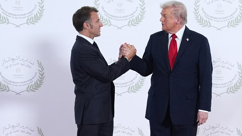 Trump ve Macron'dan bilek güreşi gibi el sıkışma! Tokalaşmanın sırrı ortaya çıktı - Resim : 1