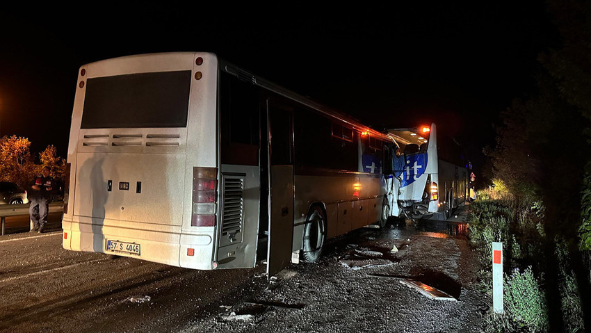 Sinop’ta korkunç olay: 2 otobüs çarpıştı, çok sayıda yaralı var - Resim : 4