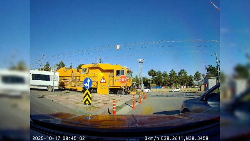 Trenle burun buruna! Saniyelerle facianın eşiğinden dönüldü: İşte o anlar - Resim : 2