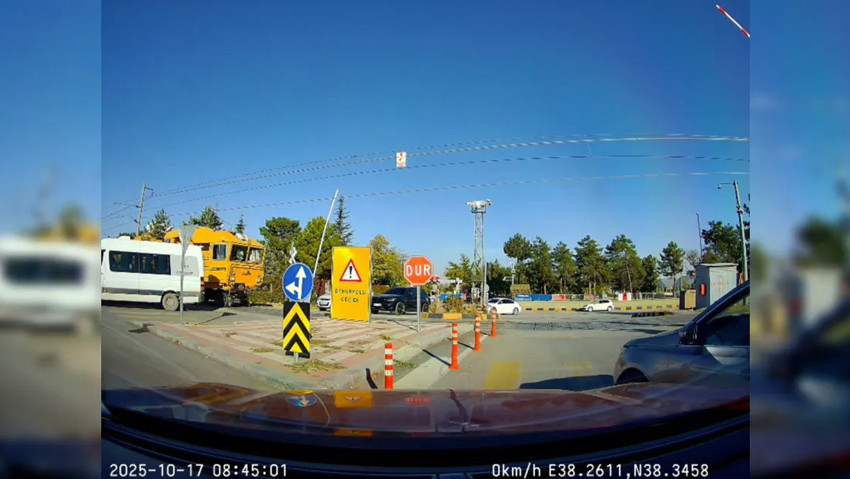 Trenle burun buruna! Saniyelerle facianın eşiğinden dönüldü: İşte o anlar - Resim : 1