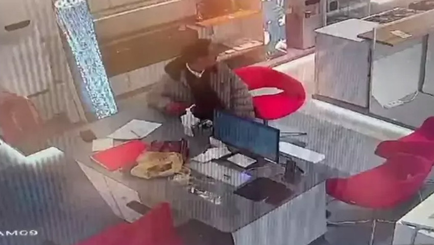 Bu kadarına da pes! İstanbul'da iş görüşmesinde akılalmaz olay saniye saniye kamerada - Resim : 1