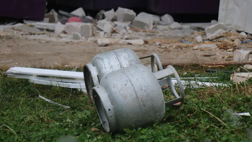 Sakarya’da kız yurdunda patlama: Hasar gün ağarınca ortaya çıktı - Resim : 5