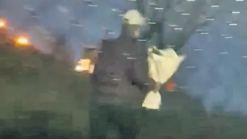 Kadın hastaya doktordan çiçekli tehdit: Herkese mermi sana papatya! - Resim : 1