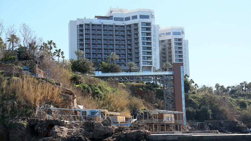 Antalya'da falezlerde b&uuml;y&uuml;k temizlik! Ka&ccedil;ak yapılara bir bir darbe vurulacak - Resim : 2