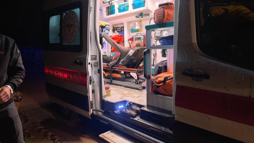 Bursa&rsquo;da sel felaketi! Her şeyini kaybeden adamın ambulansa binerkenki hareketi g&ouml;zleri yaşarttı - Resim : 5