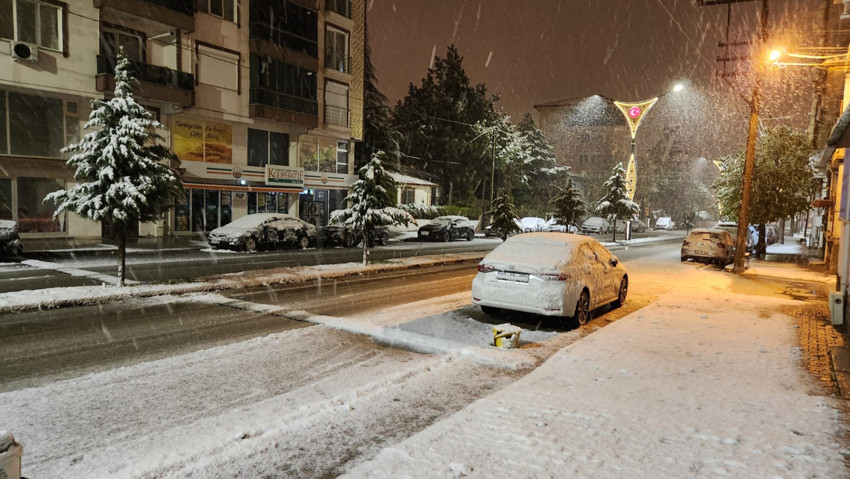 Mayıs'ta eğitime kar engeli! Yollar kapandı, ulaşım sağlanamadı - Resim : 2