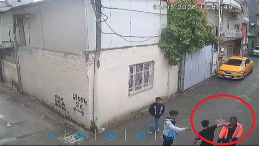 Adana'da vicdanları sızlatan olay! Evsiz adam &ccedil;ocuklar tarafından d&ouml;v&uuml;ld&uuml;! - Resim : 1