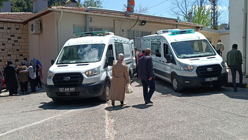Gaziantep'te dehşet! 17 yaşındaki komşusu tarafından bı&ccedil;aklanan Muhammed &ouml;ld&uuml; - Resim : 1