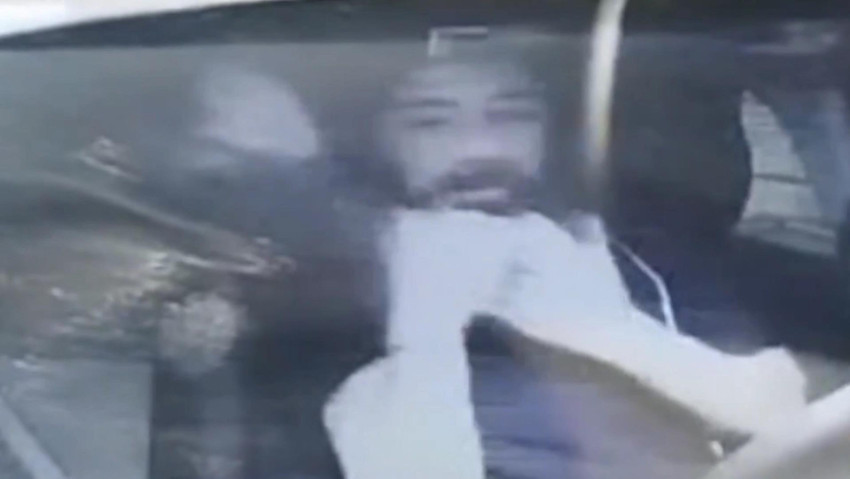 Ey&uuml;psultan&rsquo;da takside dehşet! Boynuna ip ge&ccedil;irip saldırdılar! Saldırı anı kamerada - Resim : 3