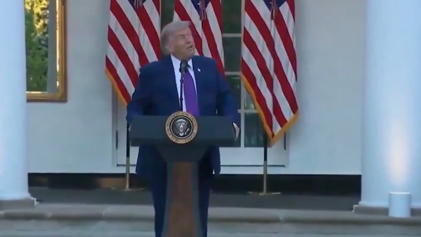 Donald Trump'ın kürsüde 'drone' korkusu! Gökyüzüne bakakaldı: O anlar gündem oldu - Resim : 1