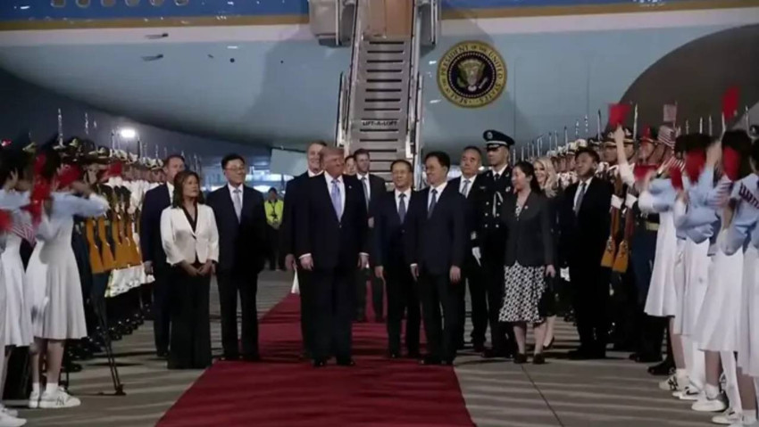 D&uuml;nyanın g&ouml;z&uuml; bu ziyarette! 8.5 yıl sonra bir ilk: ABD Başkanı Donald Trump &Ccedil;in'de - Resim : 1