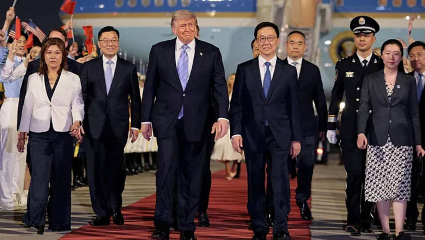 D&uuml;nyanın g&ouml;z&uuml; bu ziyarette! 8.5 yıl sonra bir ilk: ABD Başkanı Donald Trump &Ccedil;in'de - Resim : 3