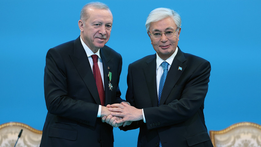 Kazakistan ve Türkiye arasında yeni anlaşmalara imzalar atıldı: Ahmet Yesevi Nişanı ilk kez Cumhurbaşkanı Erdoğan'a verildi - Resim : 2
