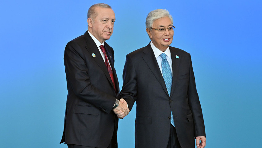 Cumhurbaşkanı Erdoğan Kazakistan dönüşü uçakta gazetecilerin sorularını yanıtladı: "Anayasa sözümüzü tutacağız" - Resim : 5
