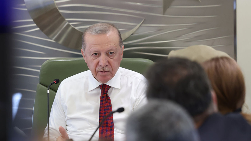 Cumhurbaşkanı Erdoğan Kazakistan dönüşü uçakta gazetecilerin sorularını yanıtladı: "Anayasa sözümüzü tutacağız" - Resim : 2