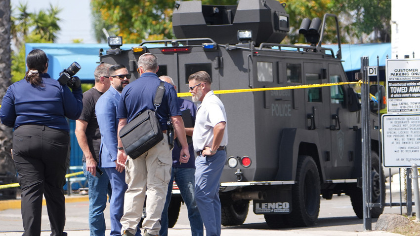 ABD’de İslam merkezine saldırıda yeni detaylar ortaya çıktı: Silahta ve araçta kan donduran mesajlar! 17 yaşındaki isim detayı şoke etti - Resim : 2