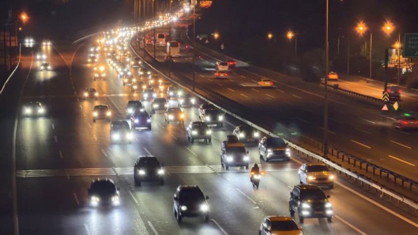 İstanbul'da bayram tatili hareketliliği! Bazı yollar kilitlendi - Resim : 2