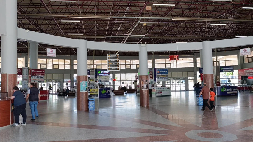 Terminalde unuttular! İ&ccedil;inde servet &ccedil;ıktı - Resim : 1