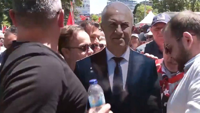 G&uuml;venpark'ta şaşırtan anlar! CHP&rsquo;li Alanya Belediye Başkanı Osman Tarık &Ouml;z&ccedil;elik'ten ilgin&ccedil; &ccedil;&ouml;z&uuml;m: Maketini g&ouml;nderdi - Resim : 1