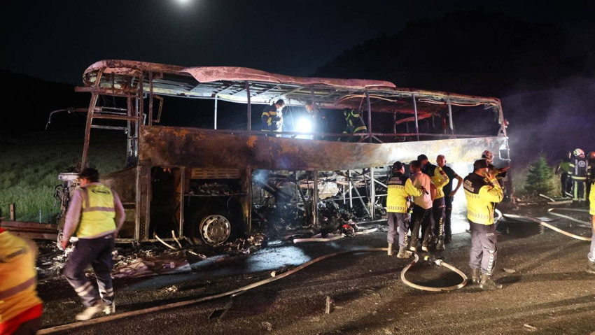 Denizli'de yolcu otobüsü faciası! 8 kişi hayatını kaybetti 33 kişi de yaralandı - Resim : 4