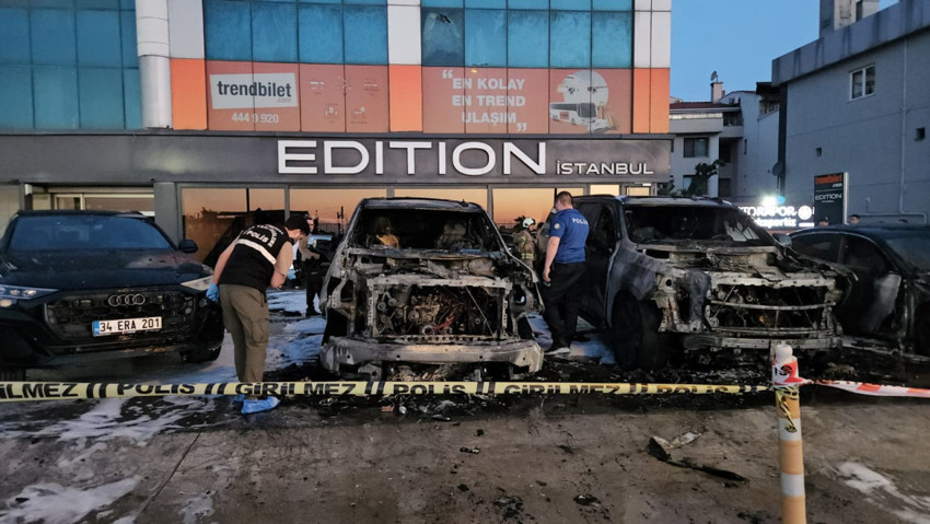 Lüks araçlar alev alev yandı! Bir araçta başladı, hızla yayıldı! Bir gecede 50 milyon TL yandı! - Resim : 1