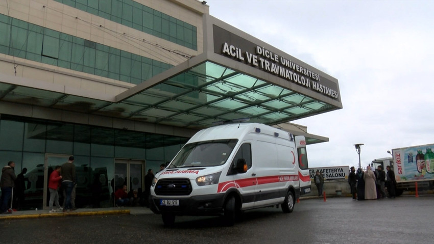 Diyarbakır'da yürek yakan kaza! Oyun oynayan çocuk feci şekilde can verdi! - Resim : 1
