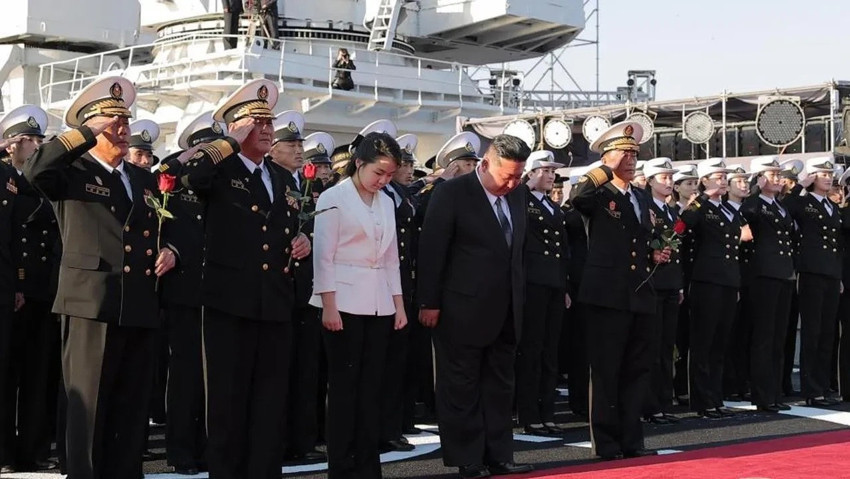 Kim Jong Un’dan Şi ziyareti öncesi gövde gösterisi! İlk kez bahsetti: 10 bin tonluk savaş gemisi yapacak - Resim : 2