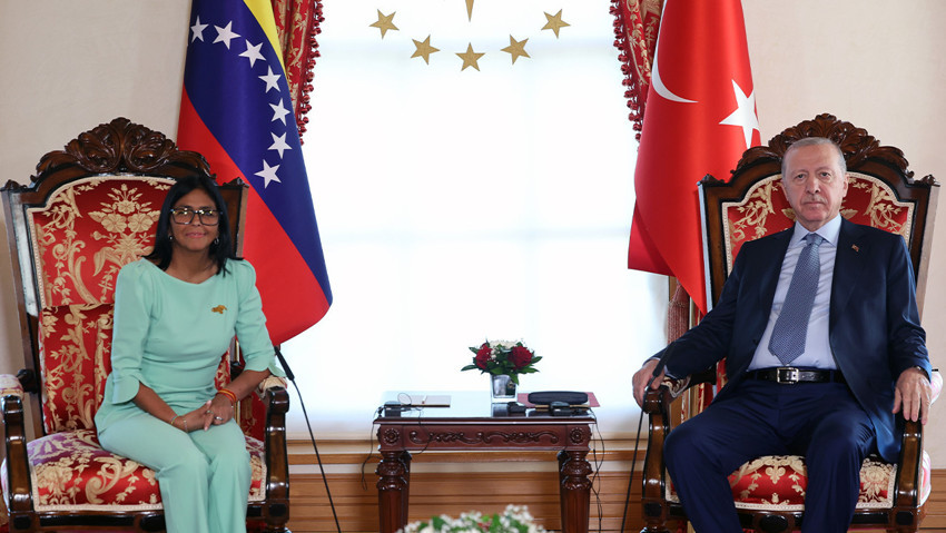 Dolmabahçe'de kritik zirve! Cumhurbaşkanı Erdoğan, Delcy Rodriguez ile görüştü - Resim : 3