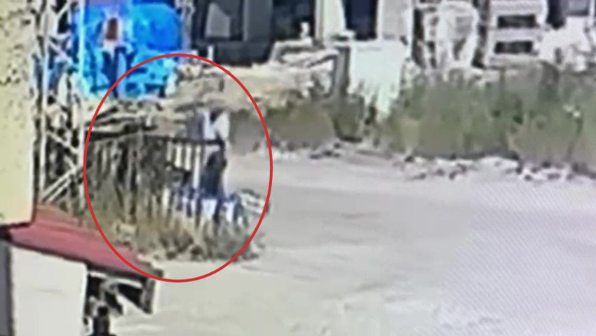 Baltalı saldırgan dehşet saçtı: Mahalleyi kana buladı! İşte saniye saniye vahşet anları - Resim : 4