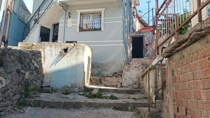 İzmir'de kezzaplı vahşet! Eski eş dehşet saçtı: Anne öldü, kızı ağır yaralı - Resim : 5