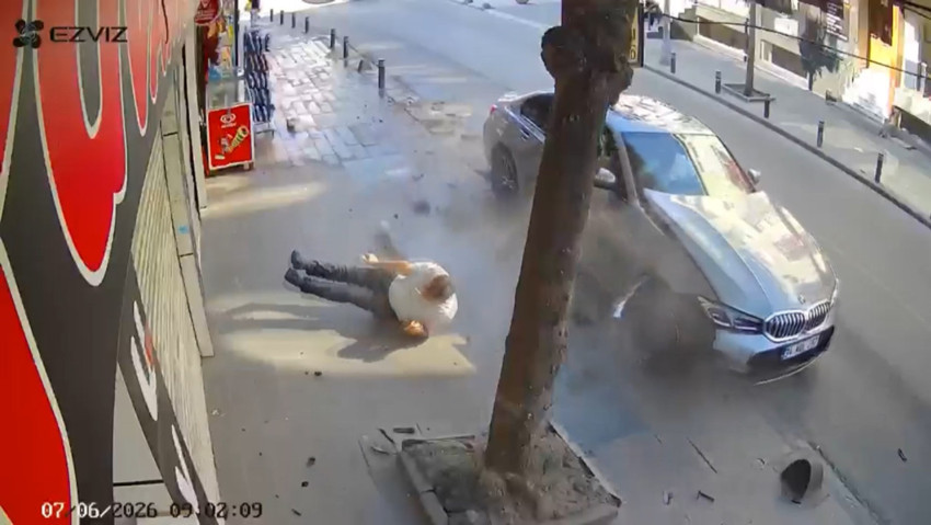Kaldırımda beklerken otomobilin altında kalıyordu! Adama çarptı, önce arabasına baktı! - Resim : 2