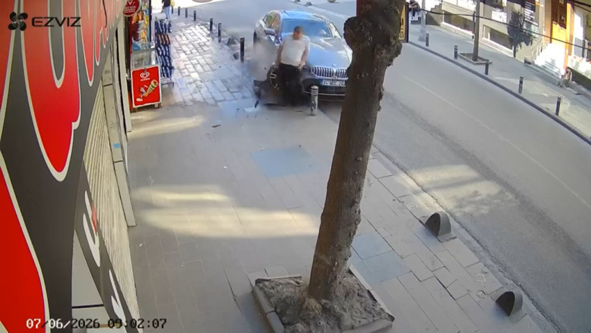 Kaldırımda beklerken otomobilin altında kalıyordu! Adama çarptı, önce arabasına baktı! - Resim : 1
