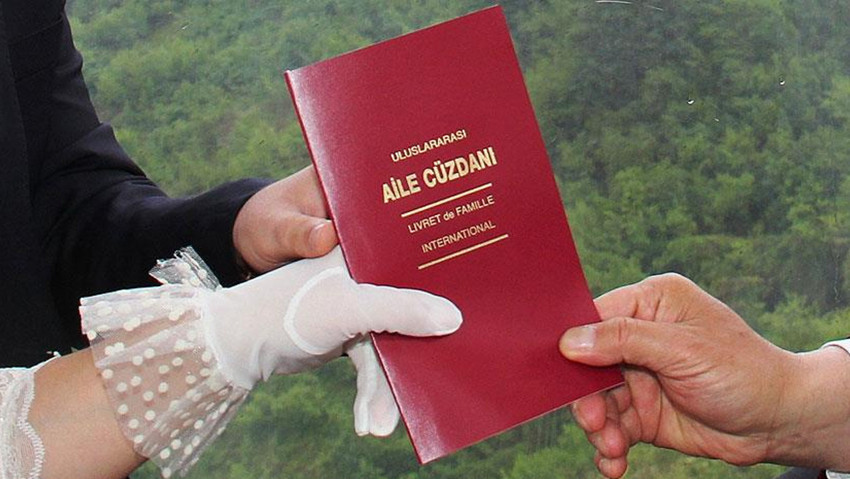 Düğünlerde yeni akım! Davetliler gerçek sanıyor! 6 bin 500 liraya kiralık nikah memuru - Resim : 3
