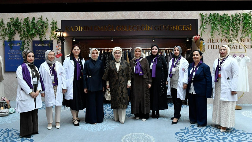Emine Erdoğan, Şule Yüksel Şenler Vakfı'nın ‘Deprem Bölgesi Kursiyer ve Mezuniyet Buluşması’na katıldı - Resim : 5