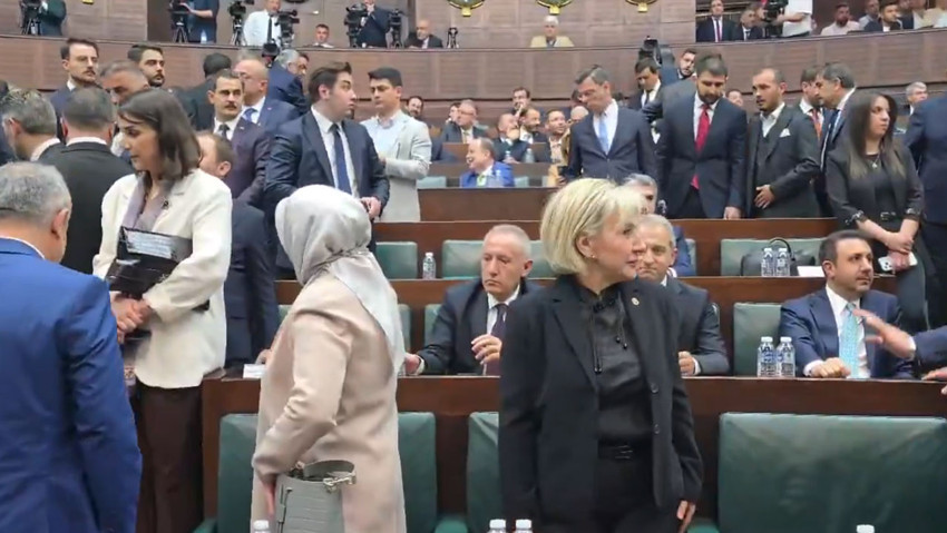 Anonsun ardından salona girdi! Nimet Özdemir AK Parti'de: Aynı Nimet’im, değişen bir şey yok - Resim : 1