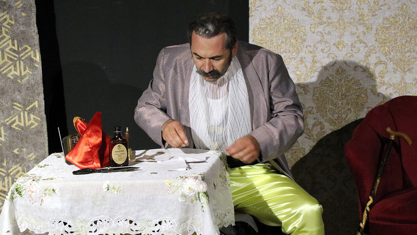 Vanlı tiyatrocu yapılmayanı yapacak! 30 günde dünya rekoru kıracak - Resim : 8