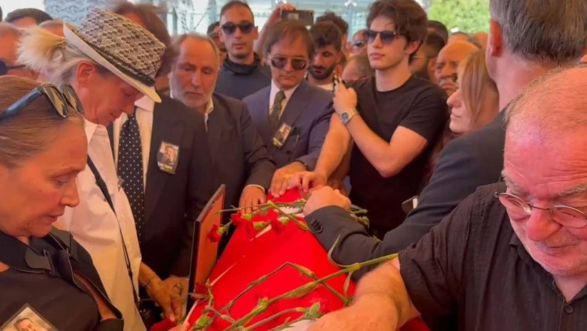 Kadir İnanır’ın kabri çiçeklerle donatıldı - Resim : 3