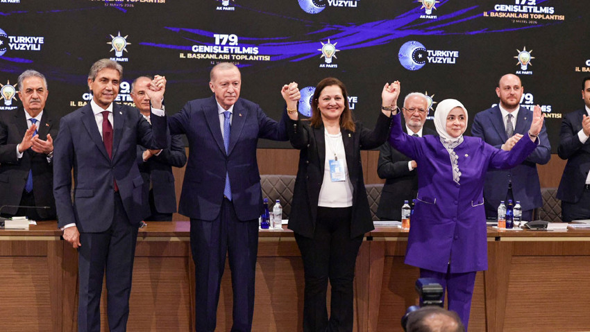 Afyonkarahisar Belediye Başkanı Burcu Köksal istifasının perde arkasını anlattı: Hayırlı olsun demeyenler protestoya geldi! "Cumhurbaşkanımız bana babacan yaklaştı" - Resim : 5