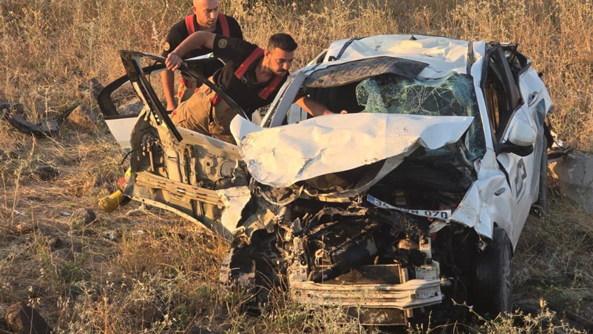 Şırnak’ta feci kaza! Otomobil tarlaya uçtu: 1 ölü, 2 yaralı - Resim : 2