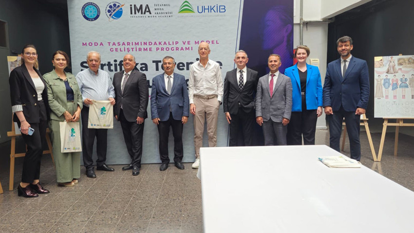 Uludağ üniversite'nde geleceğin moda tasarımcılarına sertifika heyecanı - Resim : 1