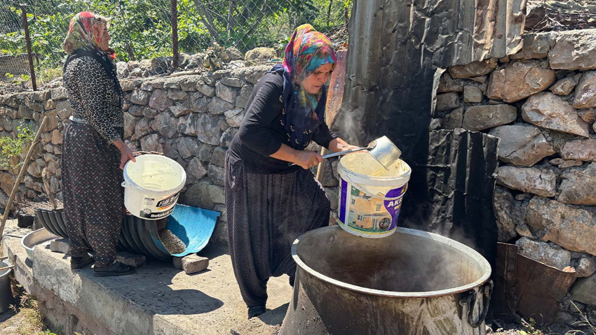 Bingöl’de asırlık gelenek için kollar sıvandı - Resim : 1