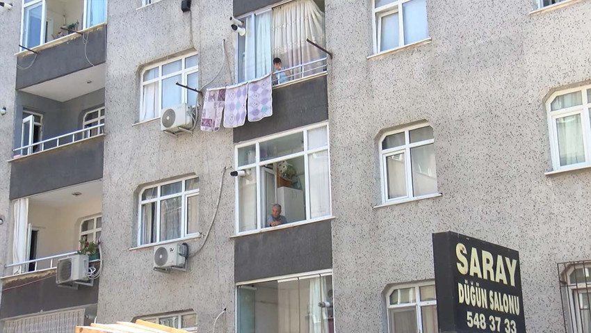 İnşaat çalışması mahallede paniğe neden oldu: dairedekiler bir anda mahsur kaldı! - Resim : 1