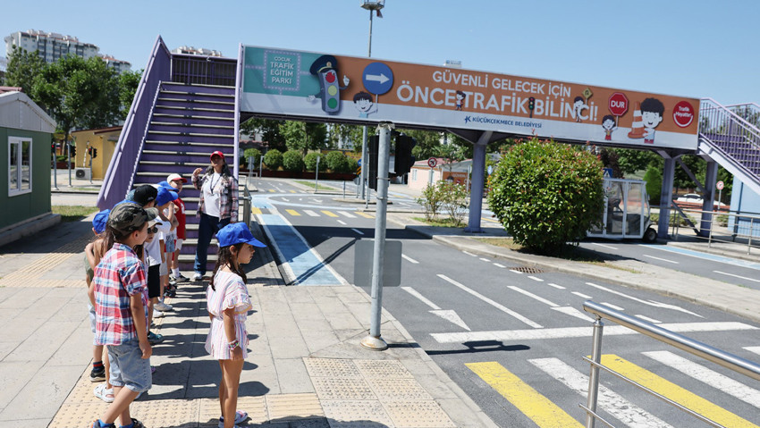Minikler trafikte bilinçleniyor. Yaz dönemi eğitimleri başladı! - Resim : 2