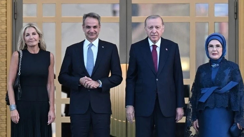 Yunan medyası Miçotakis'i yerden yere vurdu: 