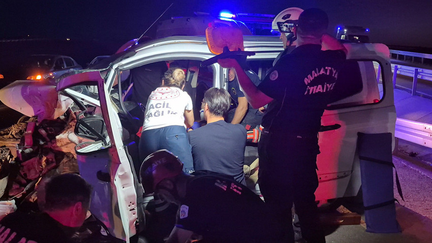 Malatya’da yürekleri ağza getiren kaza! 6 yaralı - Resim : 1